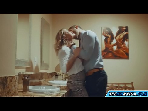 ❤️ Nalika pirang busty seduces anjeun dina restroom umum ❤️❌ Poro anal dina pornosu.cbddeluxe.top ❌❤